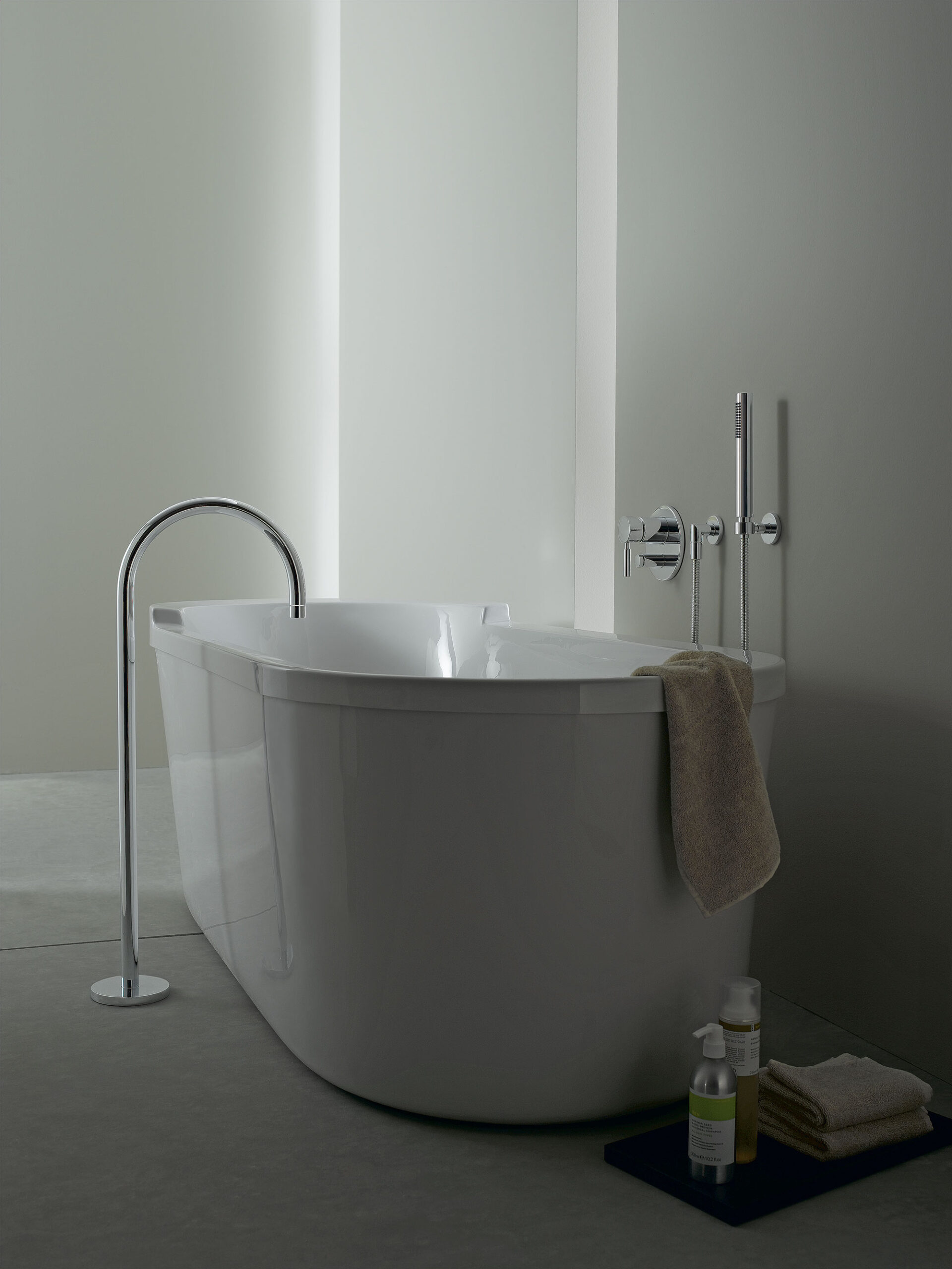 Freistehende Badewanne - Brändli AG Gebäudetechnik